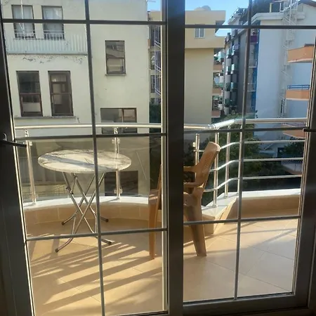 Duplex Near The Cleopatra In ألانيا