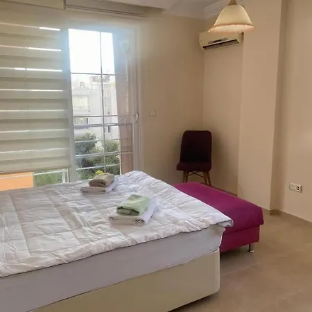 Duplex Near The Cleopatra In Apartment *